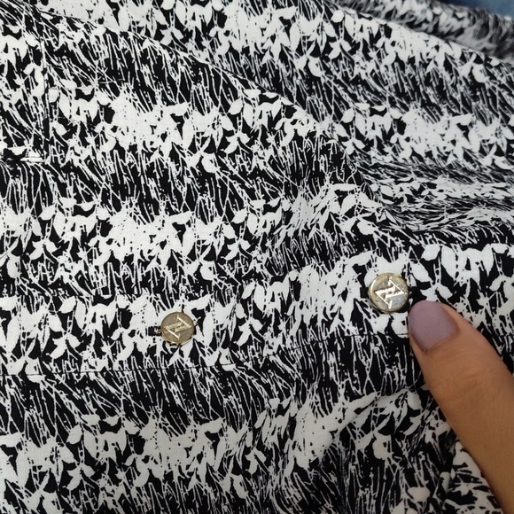 NWT Adrienne Vittadini Buttonfront Tie Waist Top - Picture 8 of 10